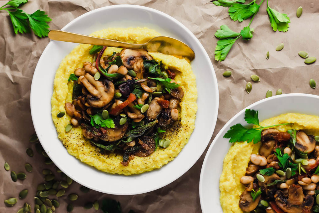 VEGAN POLENTA WITH MUSHROOMS AND BEANS