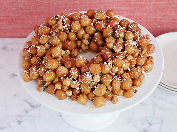 ITALIAN CHRISTMAS TRADITIONAL FOOD struffoli,