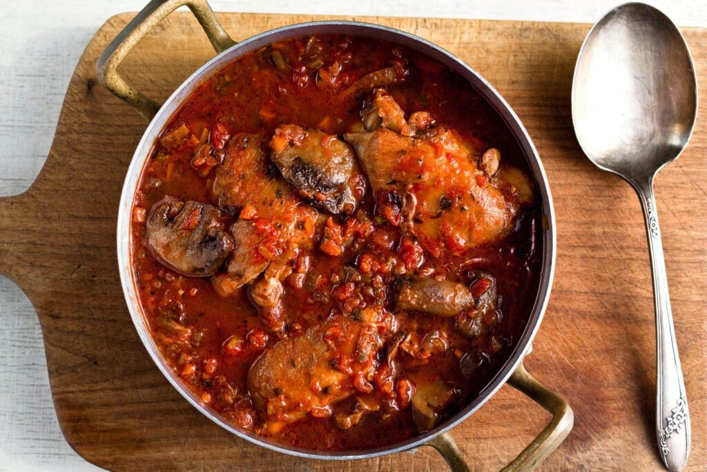 ITALIAN FOOD CHICKEN CACCIATORE