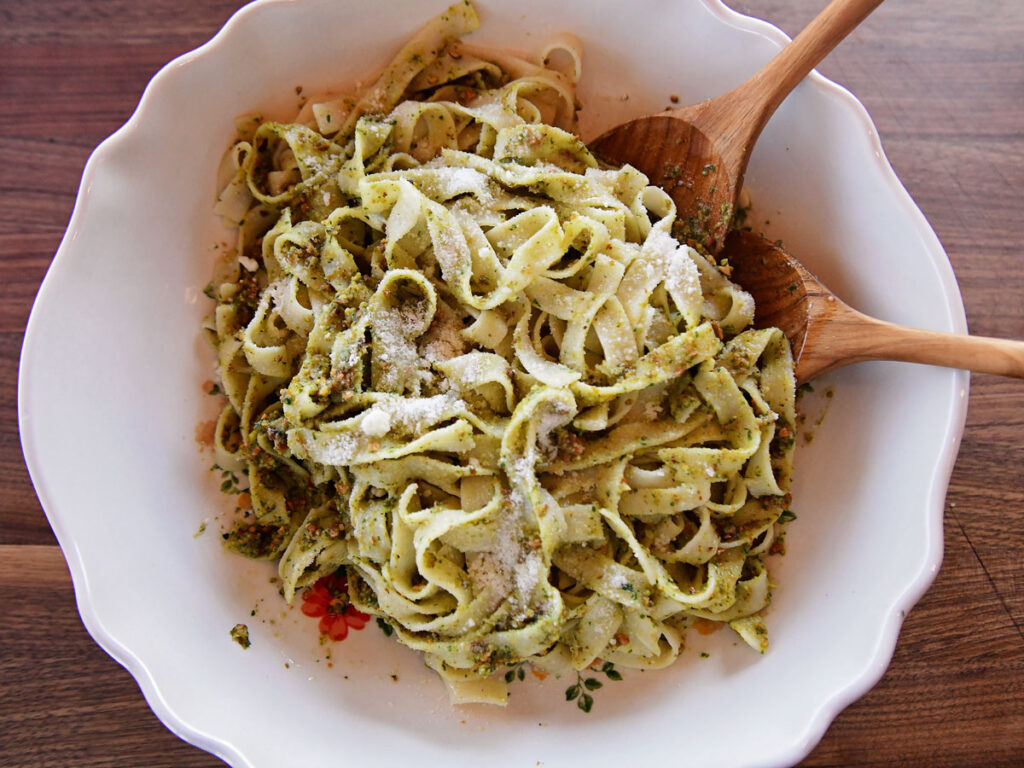 CREAMY PISTACHIO PESTO PASTA