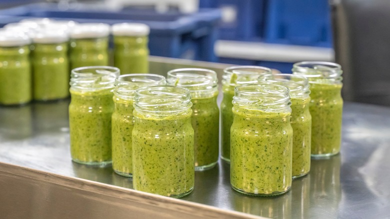 SHELF-STABLE PESTO – IS IT WORTH IT? A LOOK AT JARS, JUGS, AND HOMEMADE HACKS
