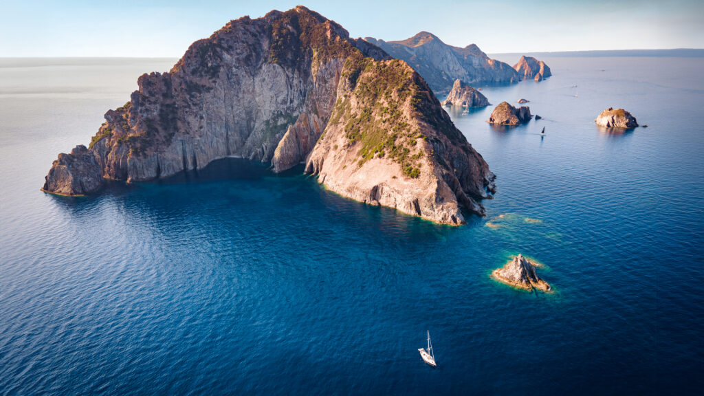 TYRRHENIAN SEA TO THE TABLE