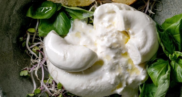 BURRATA: CREAM-FILLED MOZZARELLA FROM PUGLIA