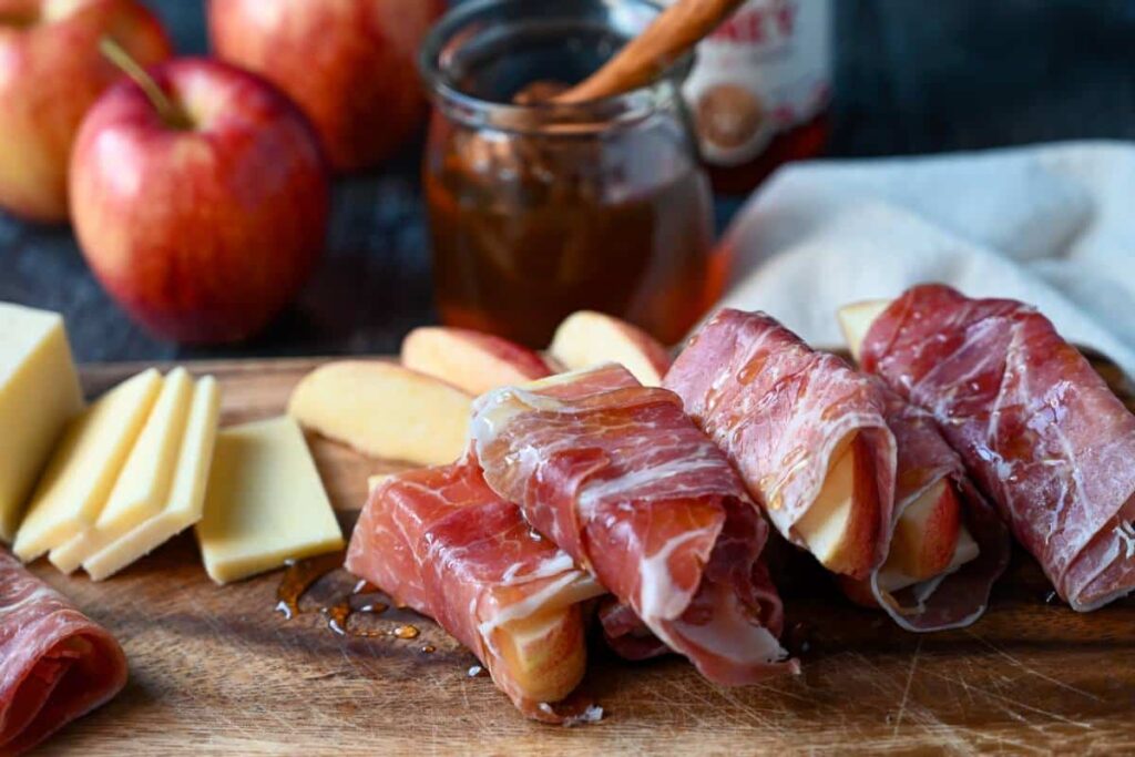 HOW TO EAT PROSCIUTTO