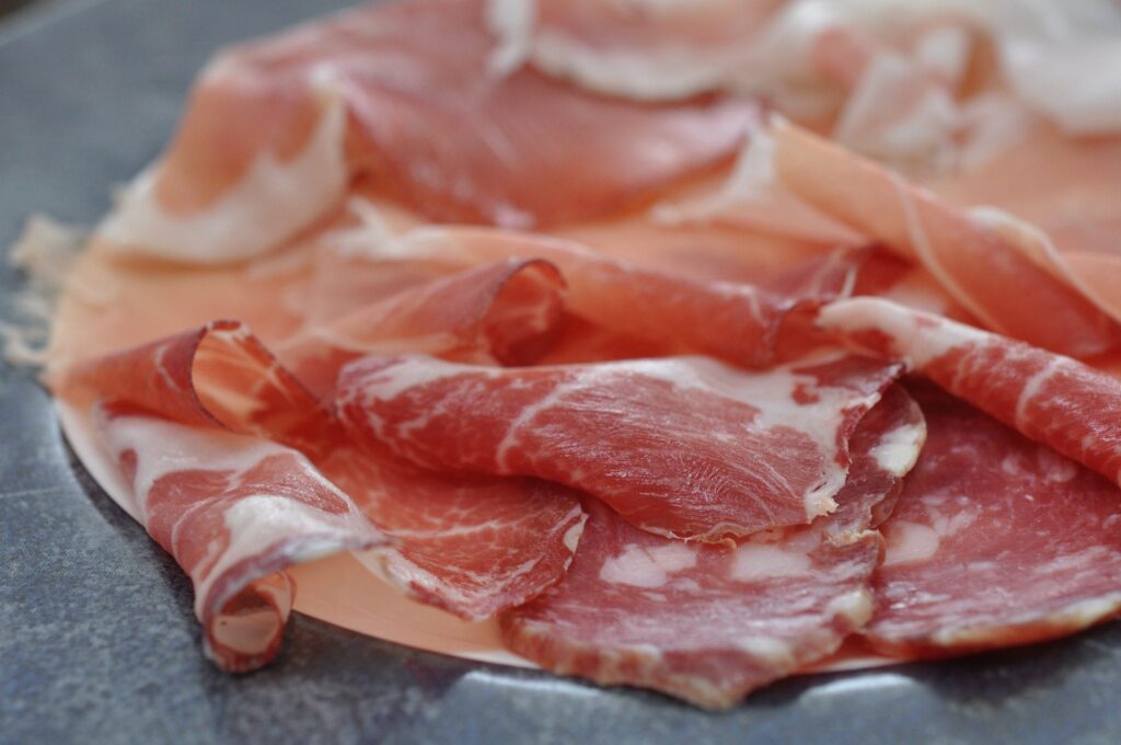 WHAT IS PROSCIUTTO? TYPES, REGIONS, AND HOW TO EAT IT