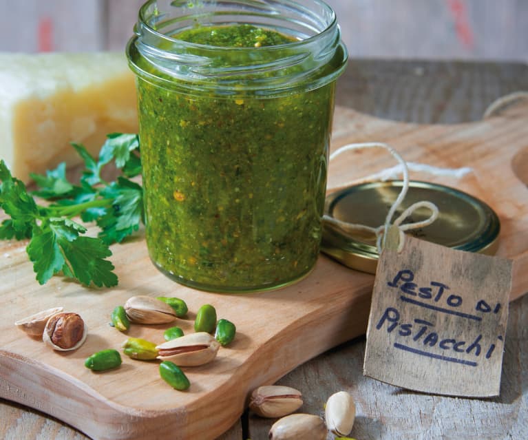 Storing and Preserving Pistachio Pesto