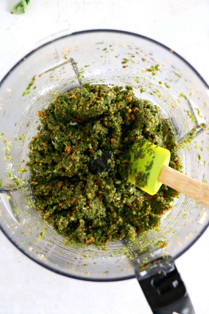 Preparation Steps to Make Classic Pistachio Pesto