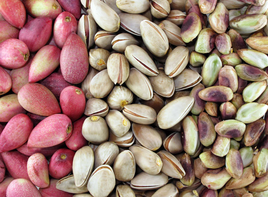 Choosing between organic and non-organic pistachios