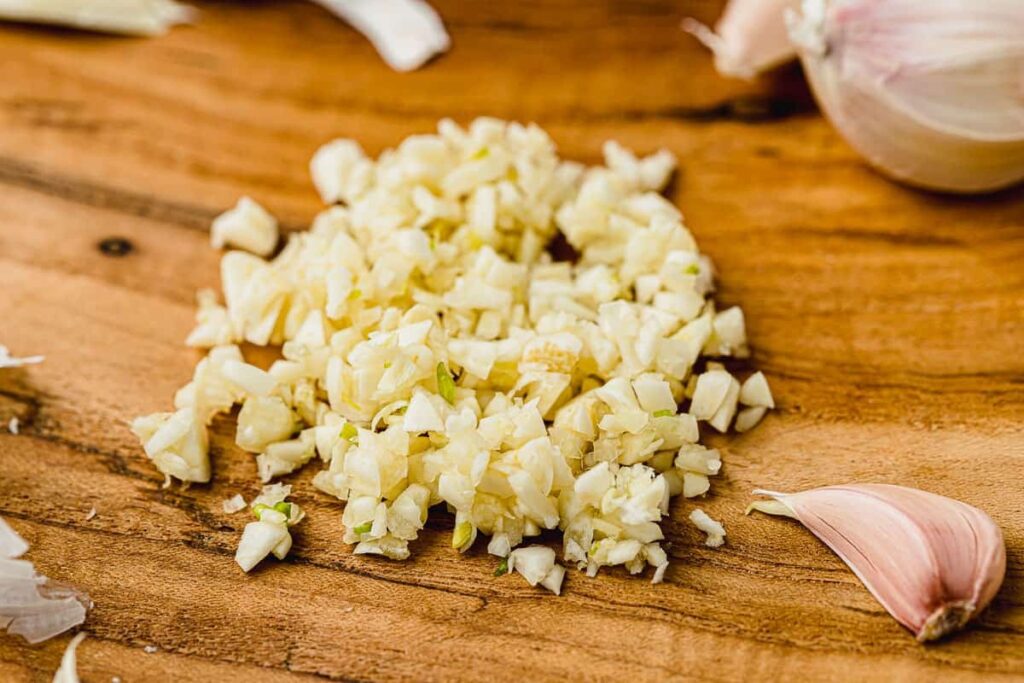 GARLIC BUTTER SAUCE FOR PASTA: Mince the Garlic