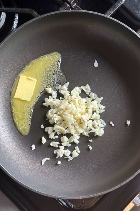 Garlic with melted butter