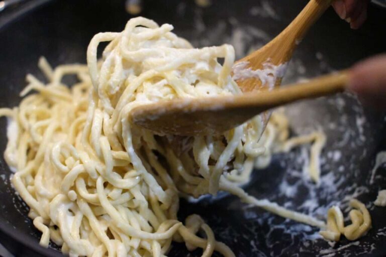 How to Make Roman Cacio e Pepe
