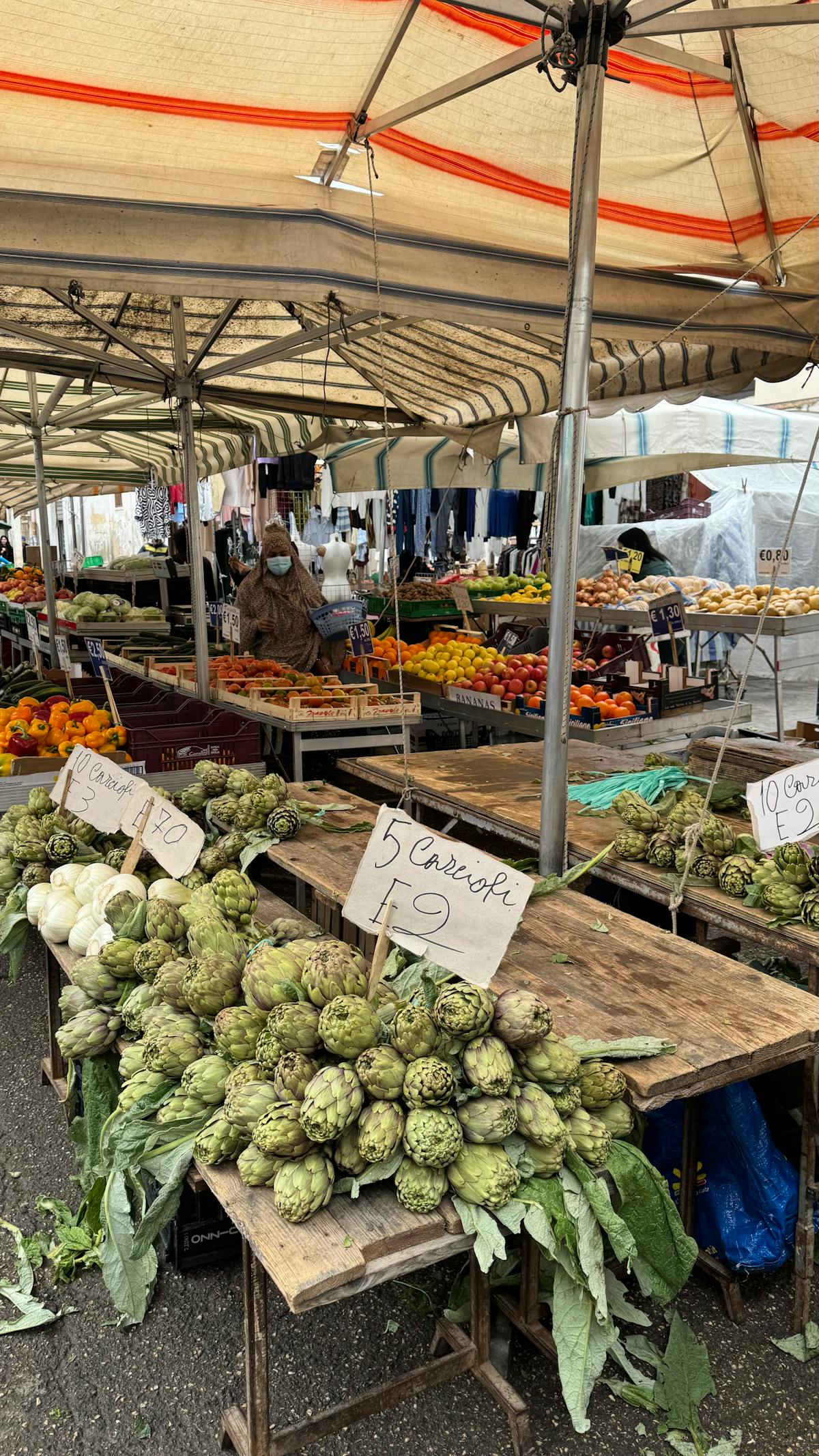 Fresh basil — Italian pantry staple